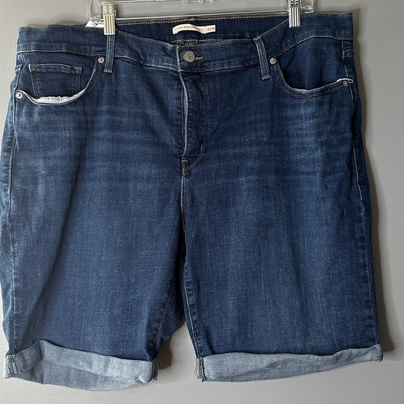 Levi's Pants - Levi Strauss Women's Classic Bermuda Shorts Denim Size 22W